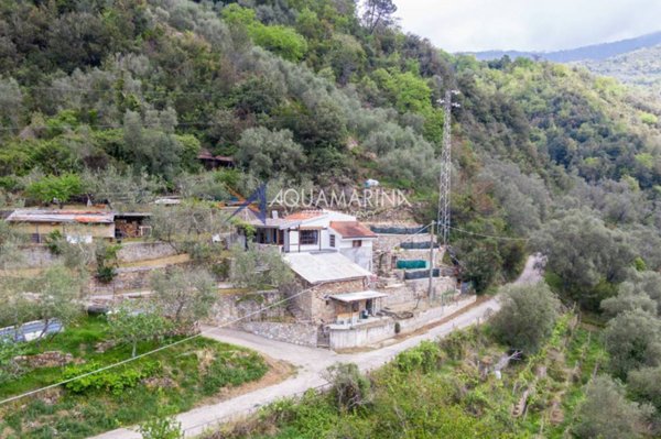 casa indipendente in vendita ad Apricale