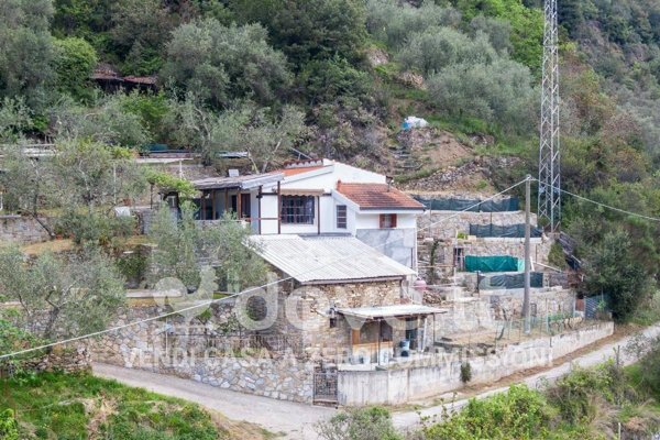 casa indipendente in vendita ad Apricale