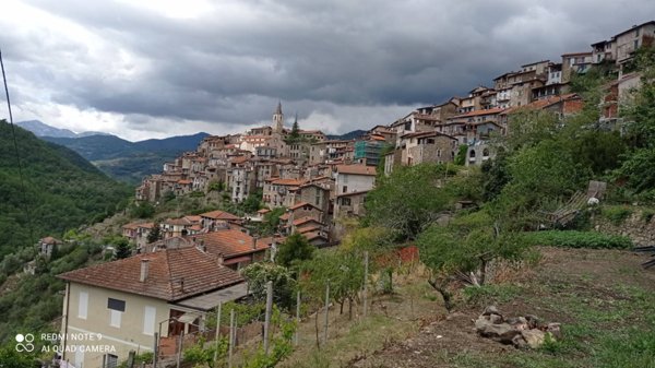 appartamento in vendita ad Apricale