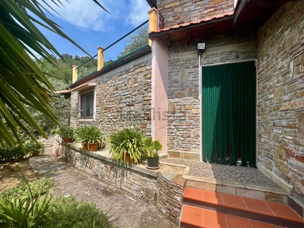 quadrivano in vendita ad Apricale
