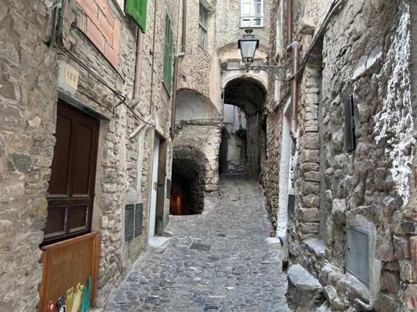 appartamento in vendita ad Apricale