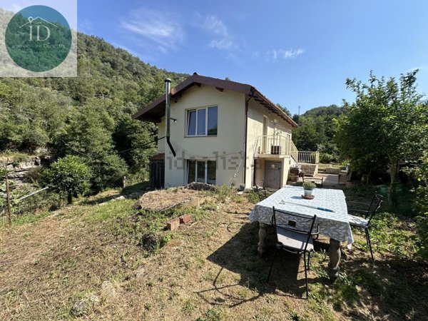 casa indipendente in vendita ad Apricale