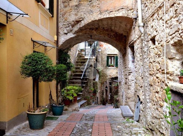 appartamento in vendita ad Apricale