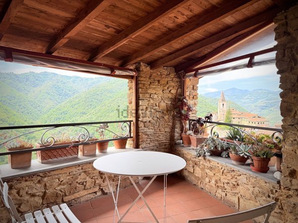 appartamento in vendita ad Apricale
