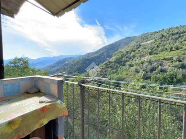 appartamento in vendita ad Apricale