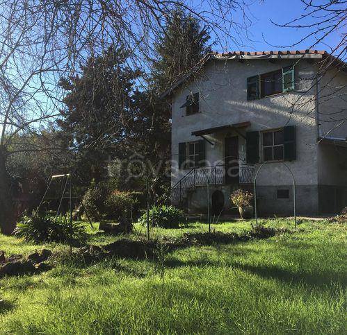 casa indipendente in vendita ad Apricale