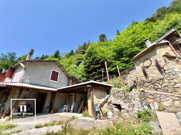 casa indipendente in vendita ad Apricale