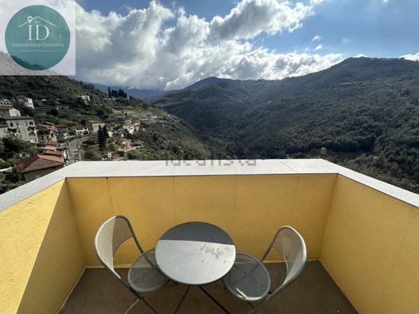 appartamento in vendita ad Apricale
