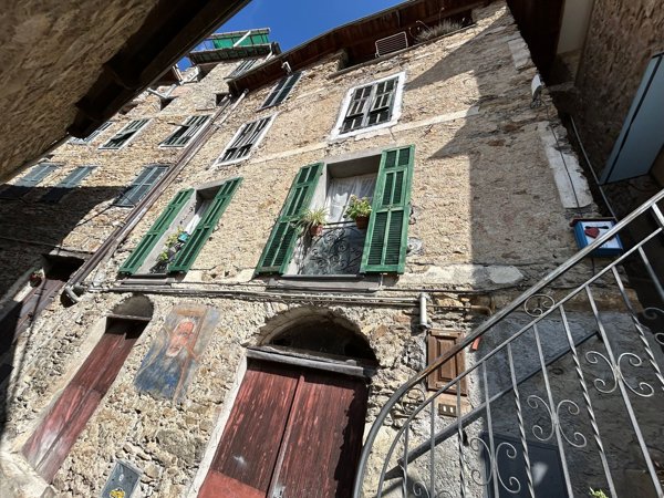 appartamento in vendita ad Apricale