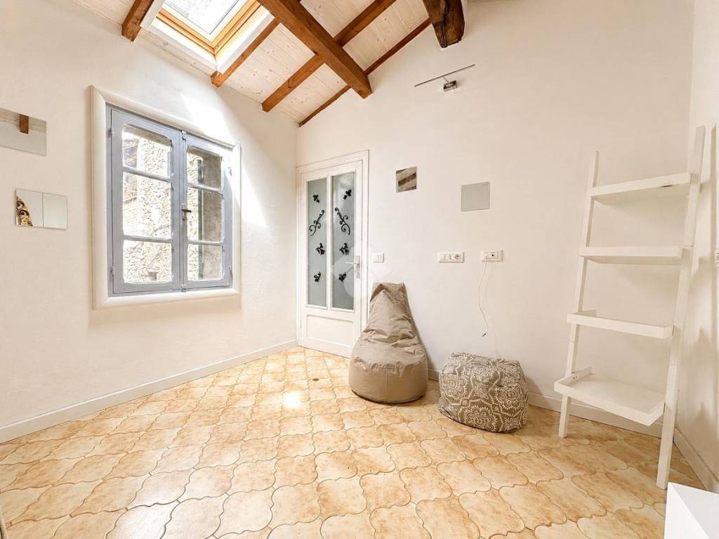 appartamento in vendita ad Apricale