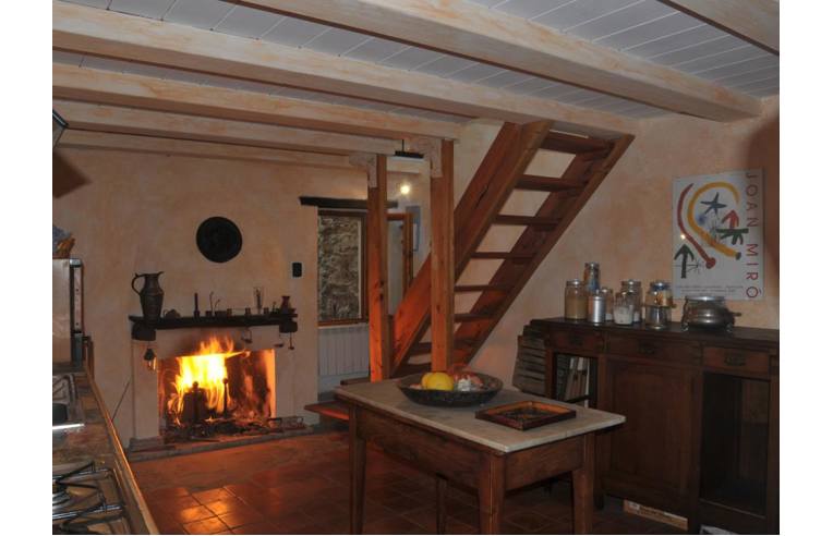 casa indipendente in vendita ad Apricale