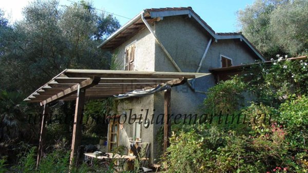 quadrivano in vendita ad Apricale