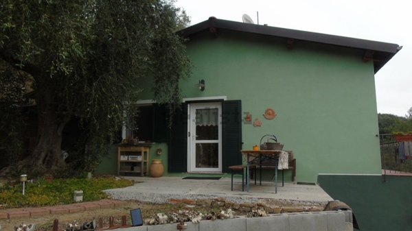 casa indipendente in vendita ad Apricale