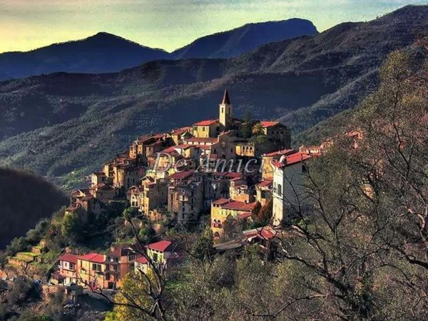 appartamento in vendita ad Apricale
