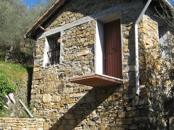 casa indipendente in vendita ad Apricale