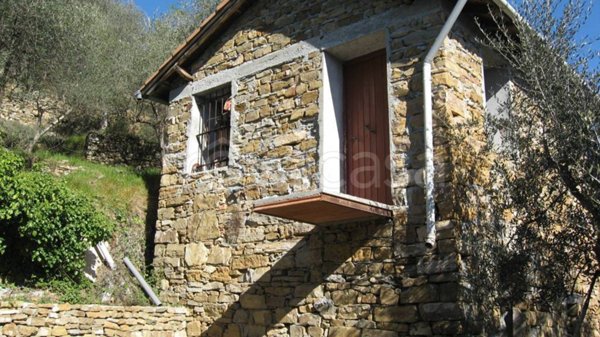 casa indipendente in vendita ad Apricale