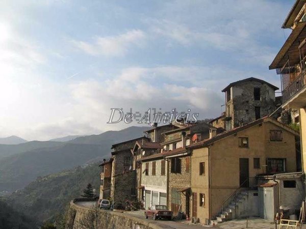casa indipendente in vendita ad Apricale