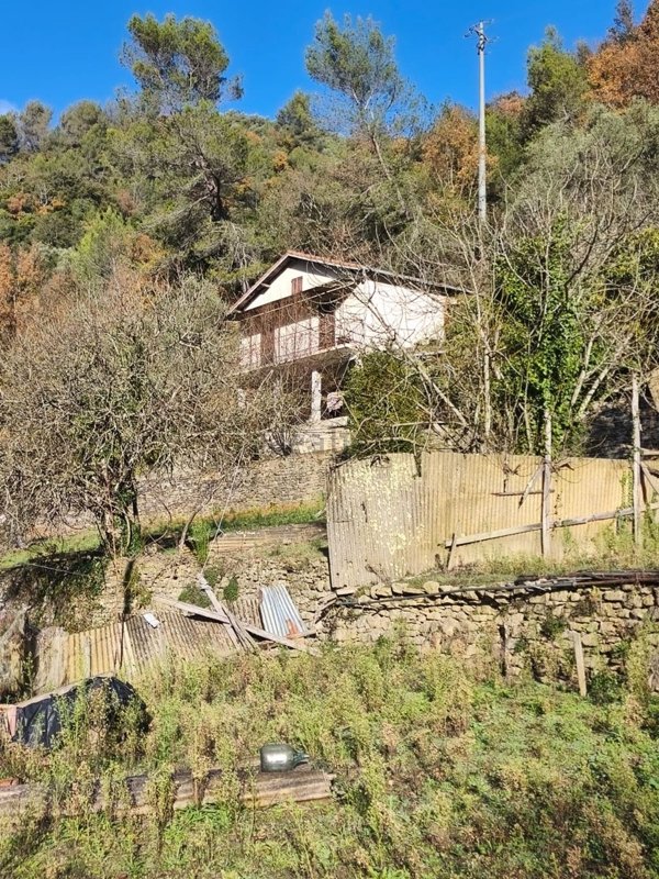 casa indipendente in vendita ad Apricale
