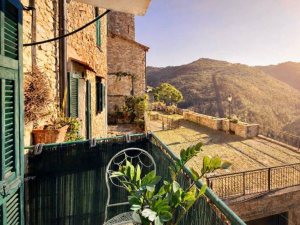 casa indipendente in vendita ad Apricale