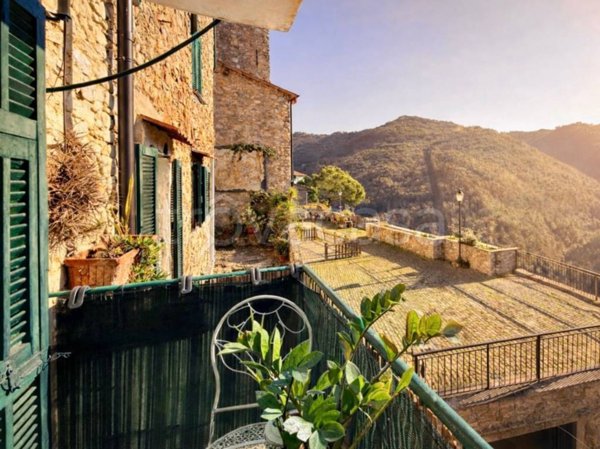 casa indipendente in vendita ad Apricale