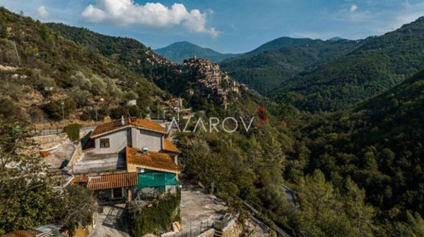 casa indipendente in vendita ad Apricale
