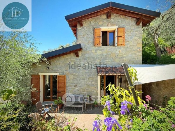 casa indipendente in vendita ad Apricale