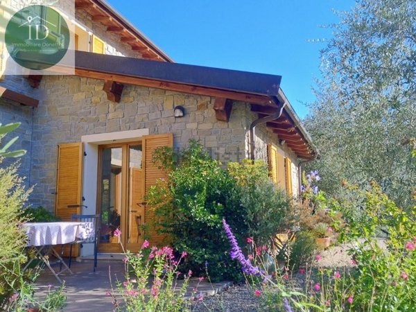 casa indipendente in vendita ad Apricale