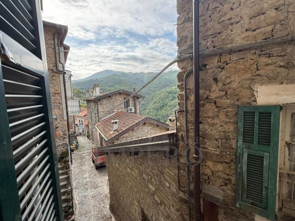 appartamento in vendita ad Apricale