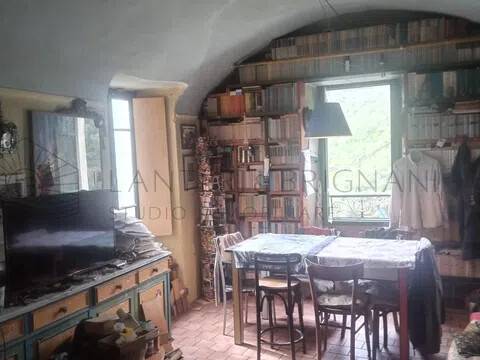 casa indipendente in vendita ad Apricale