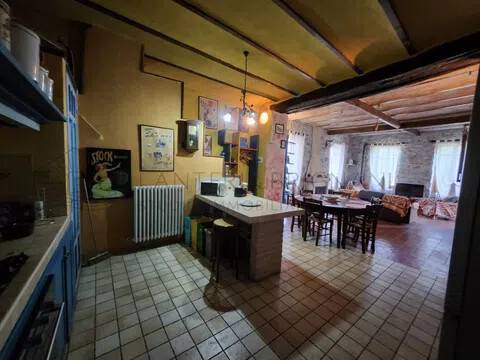 appartamento in vendita ad Apricale in zona Semoigo
