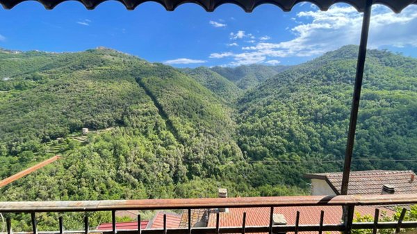 appartamento in vendita ad Apricale
