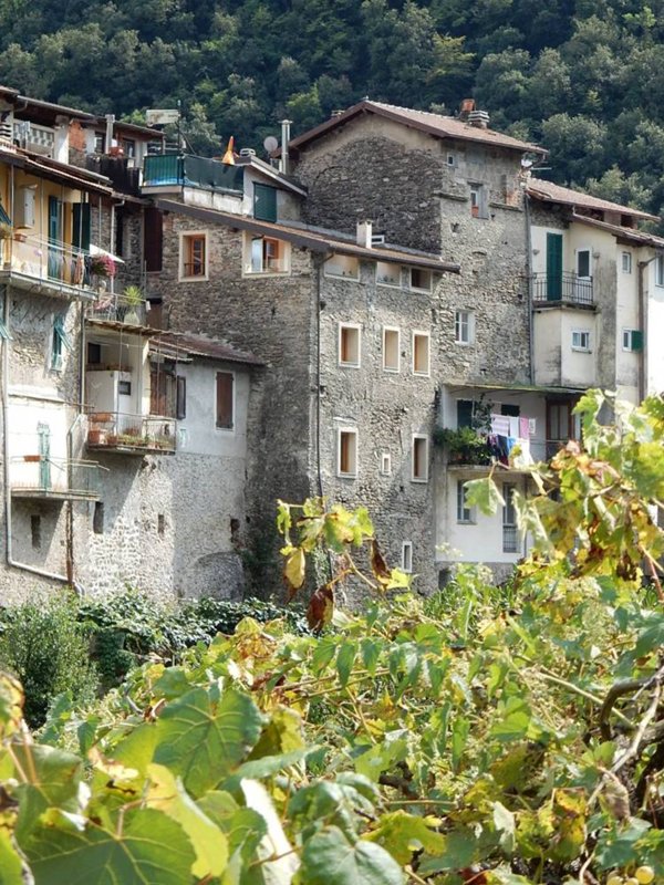 casa indipendente in vendita ad Apricale