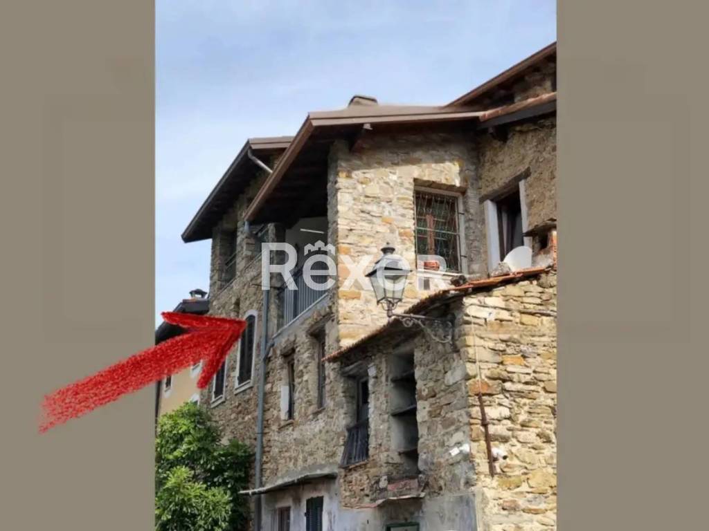 casa indipendente in vendita ad Apricale in zona Semoigo
