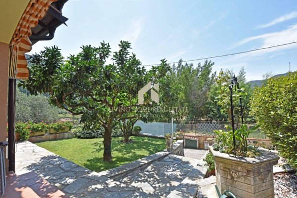 casa indipendente in vendita ad Apricale