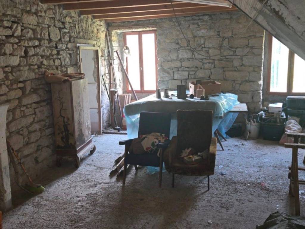 casa indipendente in vendita ad Apricale