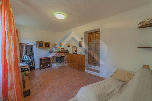 appartamento in vendita ad Apricale in zona Semoigo