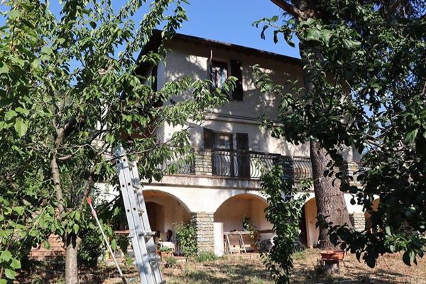 casa indipendente in vendita ad Apricale in zona Semoigo