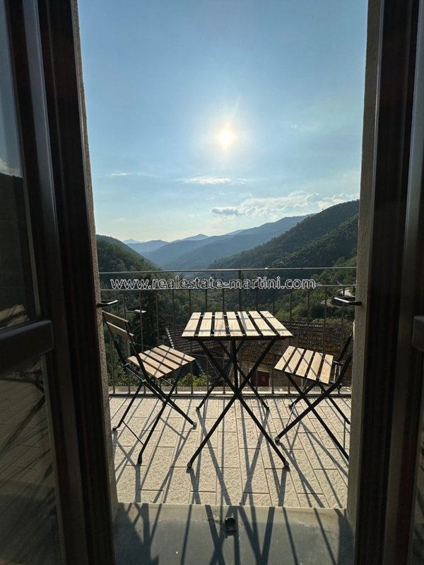 casa indipendente in vendita ad Apricale