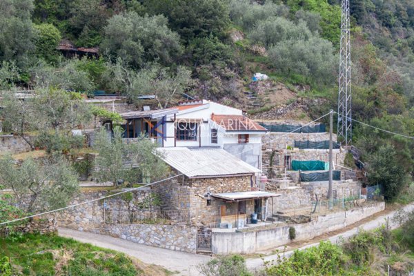 casa indipendente in vendita ad Apricale