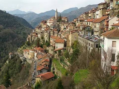 appartamento in vendita ad Apricale