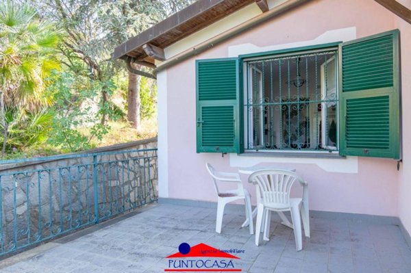 casa indipendente in vendita ad Aquila d'Arroscia