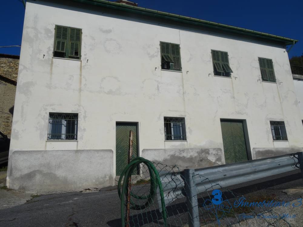 casa indipendente in vendita ad Aquila d'Arroscia