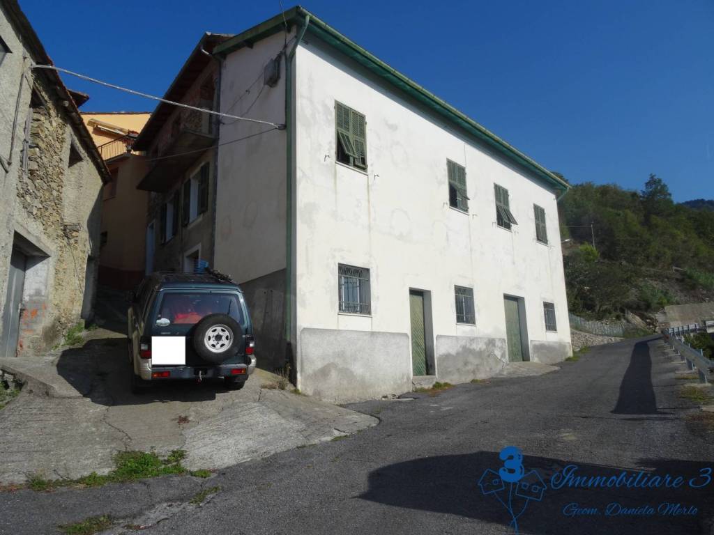 casa indipendente in vendita ad Aquila d'Arroscia