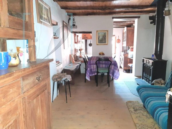 casa indipendente in vendita ad Aquila d'Arroscia