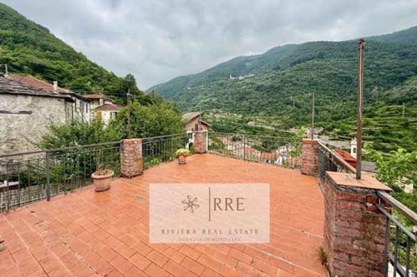 casa indipendente in vendita ad Aquila d'Arroscia