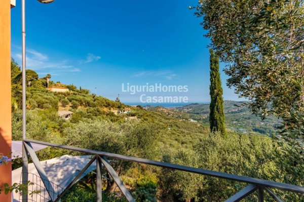 casa indipendente in vendita ad Aquila d'Arroscia
