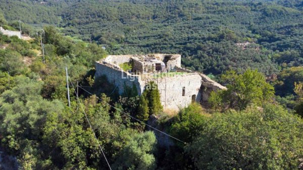 casa indipendente in vendita ad Aquila d'Arroscia