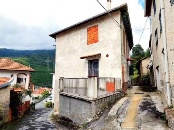 appartamento in vendita ad Armo