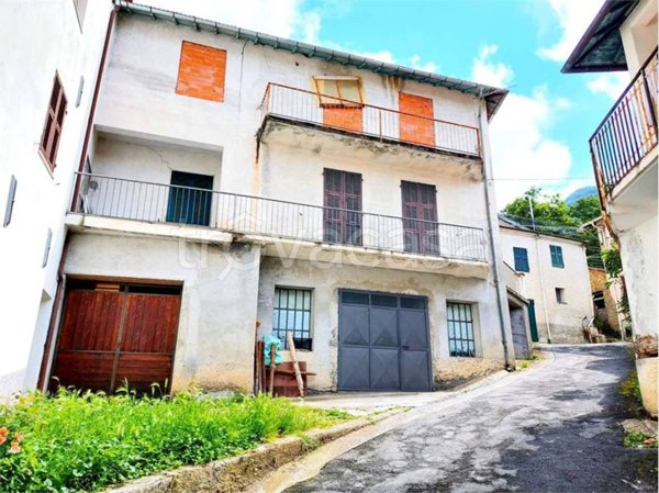 appartamento in vendita ad Armo