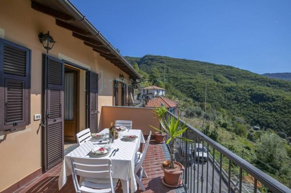 casa indipendente in vendita ad Armo